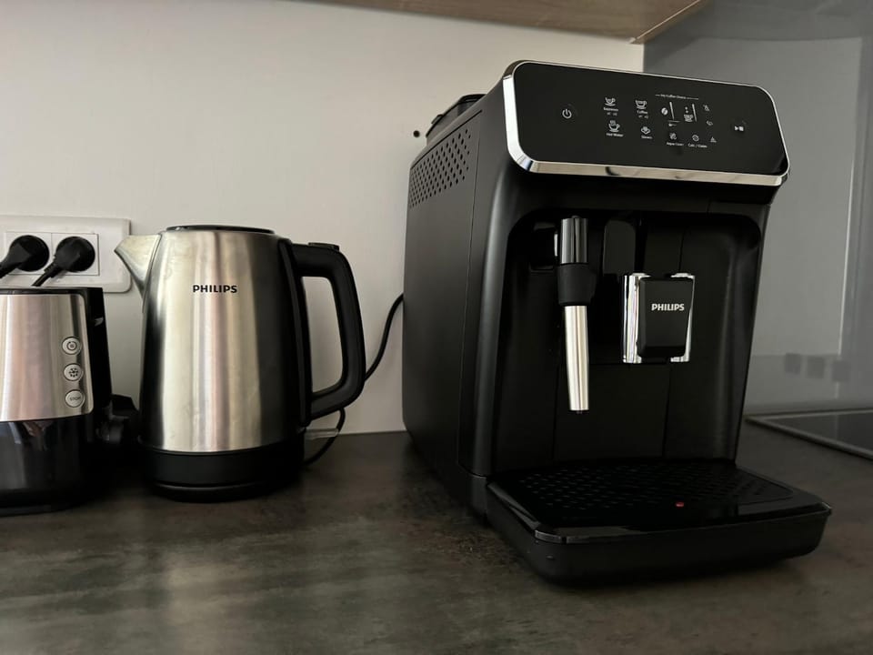 Coffee/tea facilities, toaster