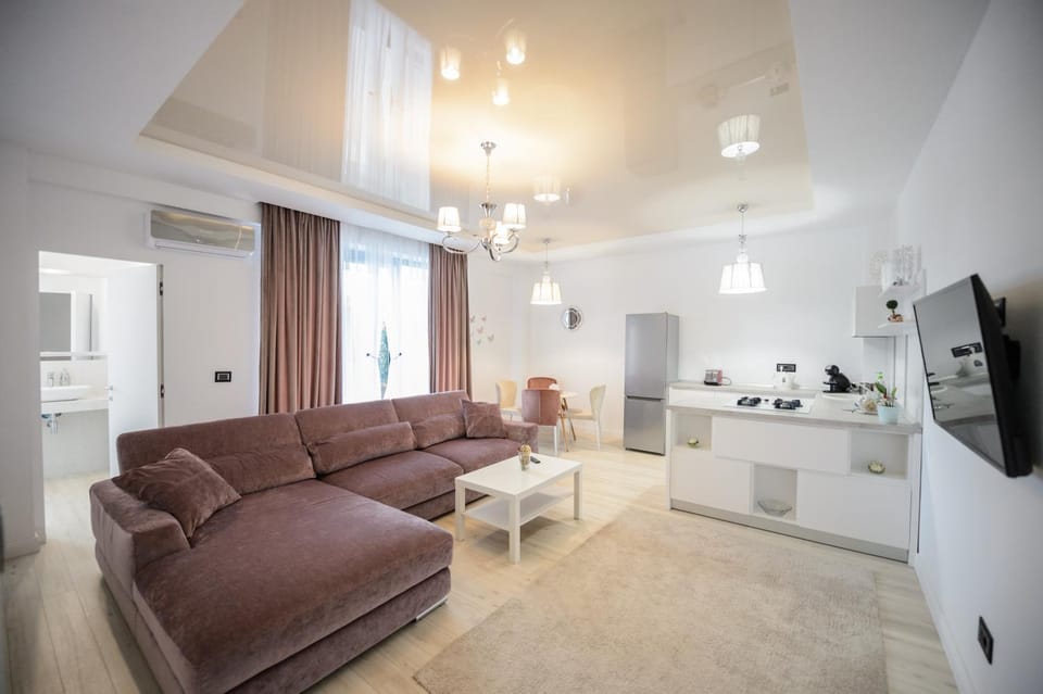 Kitchen or kitchenette, Living room, Seating area
