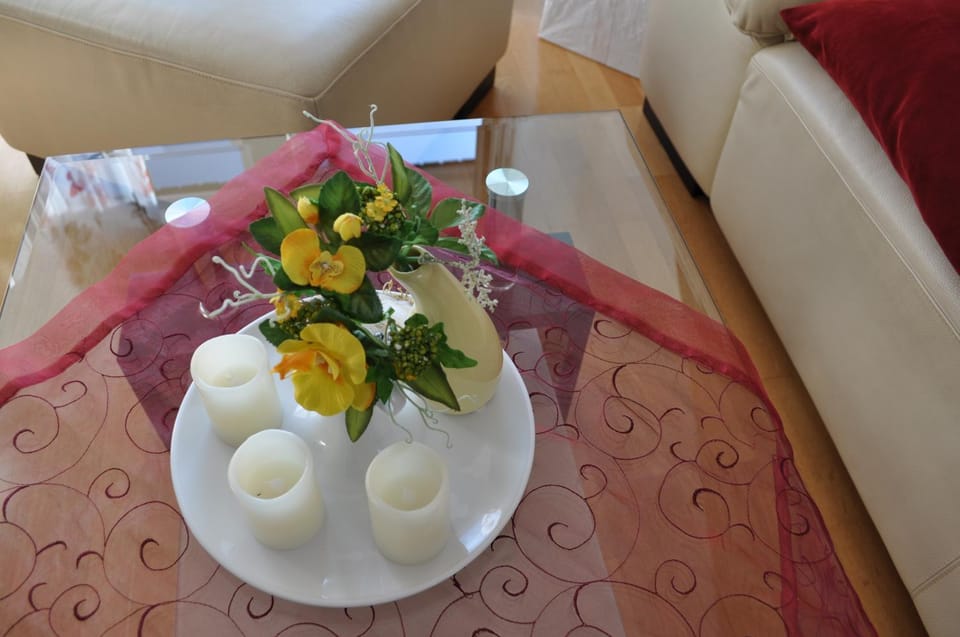 Living room, Decorative detail