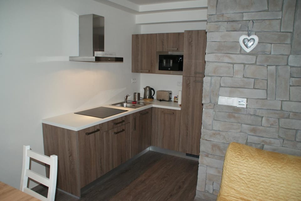 Coffee/tea facilities, Kitchen or kitchenette