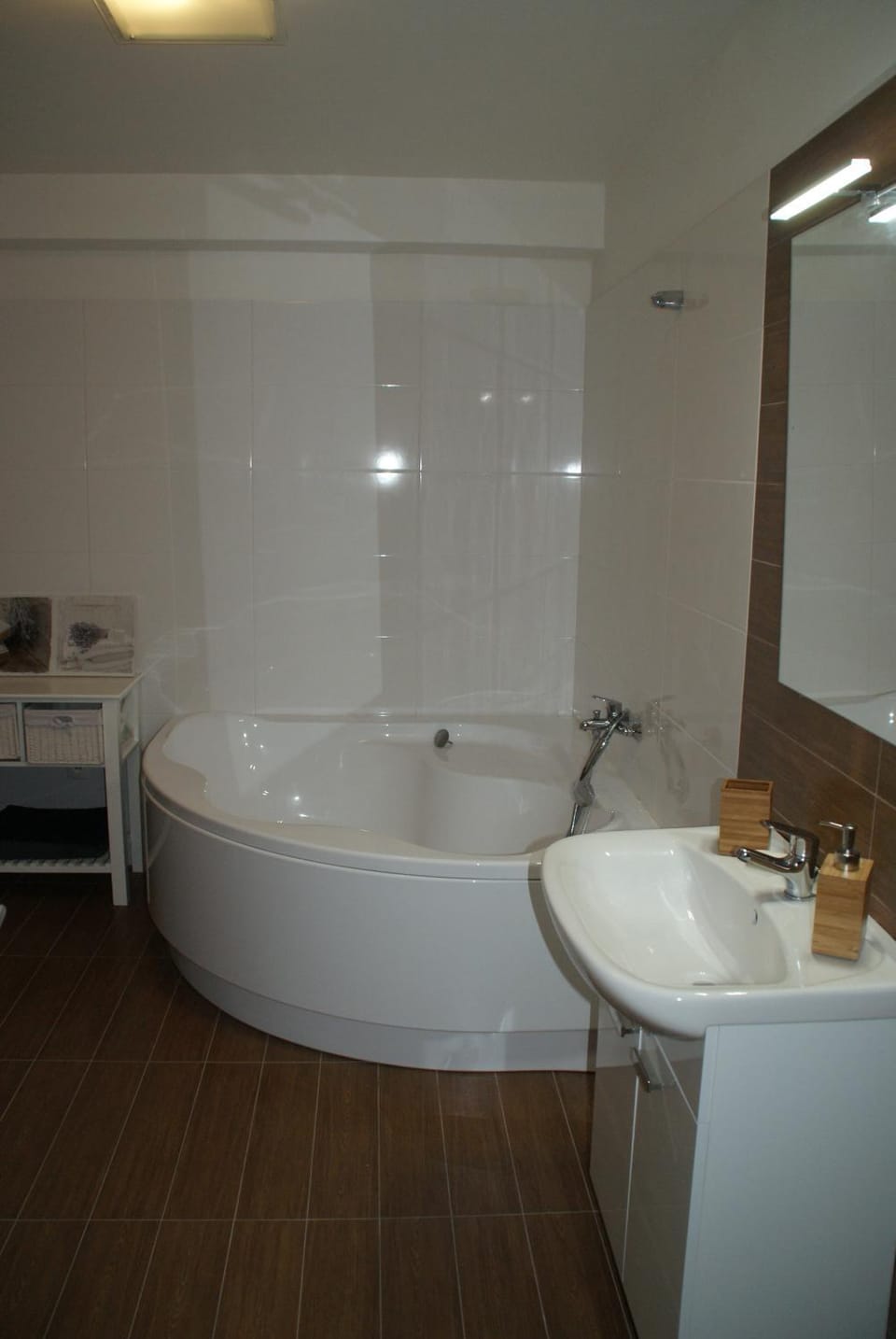 Bathroom, Photo of the whole room