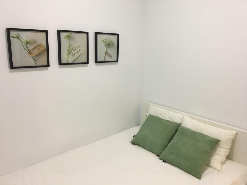 Bed, Decorative detail, Bedroom