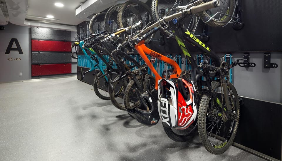 Activities, Cycling, Area and facilities