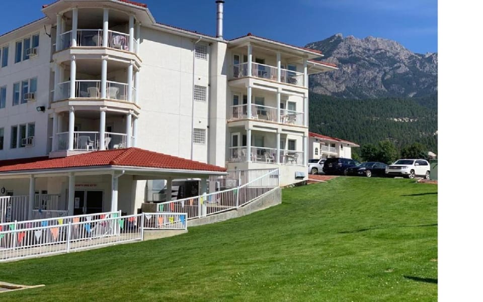 Property building, Garden, Mountain view