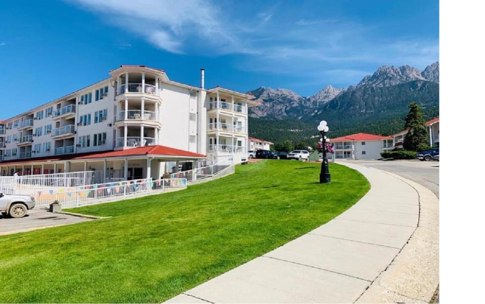 Property building, Garden view, Mountain view
