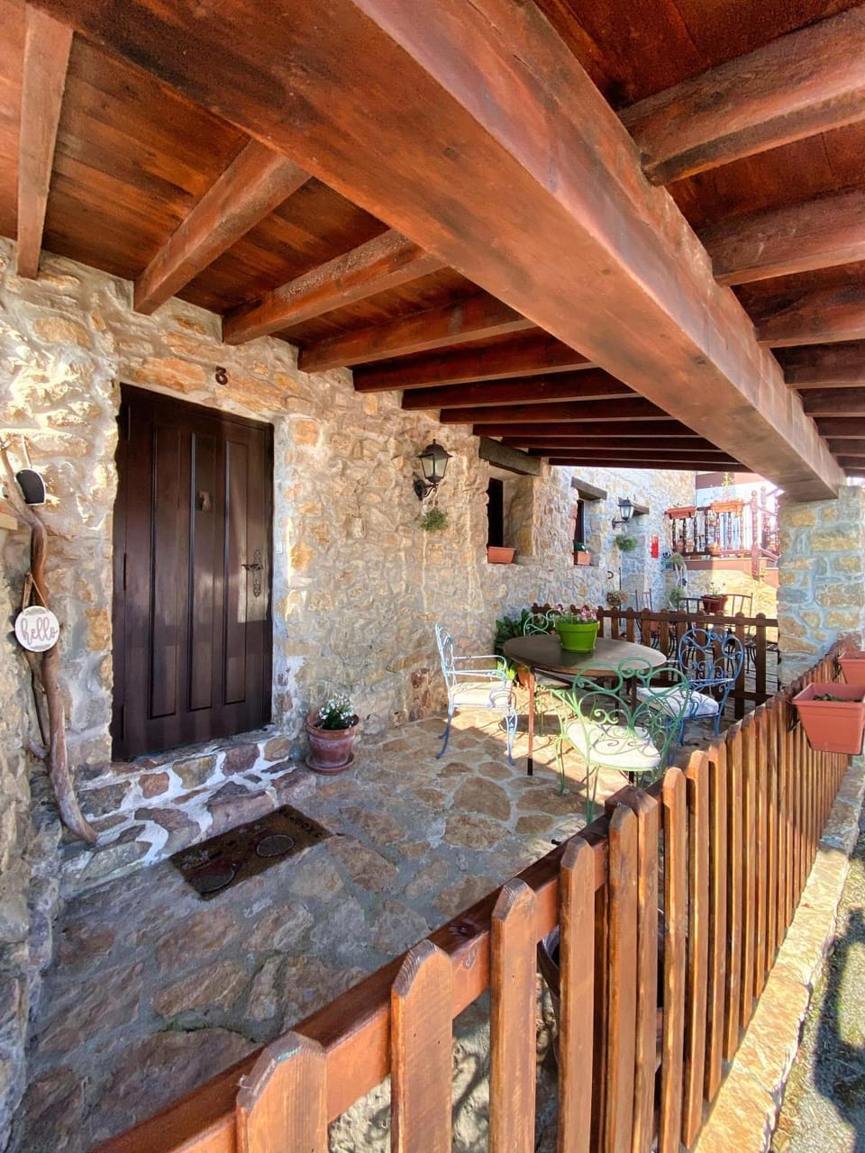 Patio, Day, Balcony/Terrace, Dining area