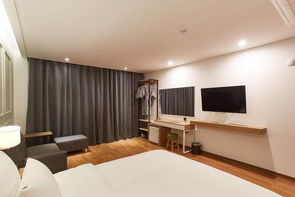 TV and multimedia, Photo of the whole room