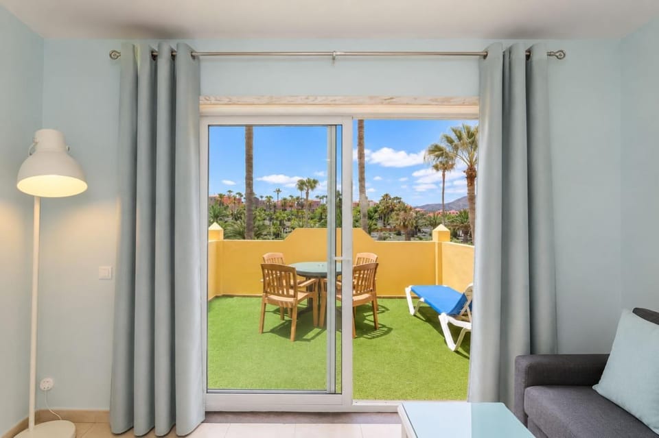 GuestReady - Retreat with Pool and Garden Views Apartment in Corralejo