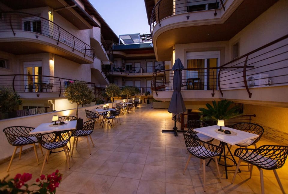 Inner courtyard view, Internal: Not applicable to any particular room