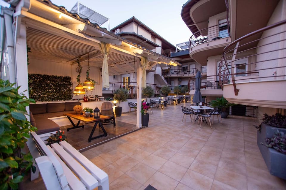 Property building, Inner courtyard view, Internal: Not applicable to any particular room