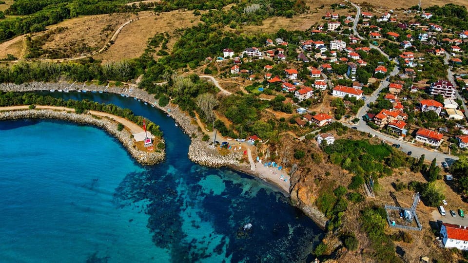 Nearby landmark, Natural landscape, Bird's eye view, River view
