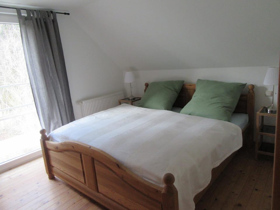 Photo of the whole room, Decorative detail