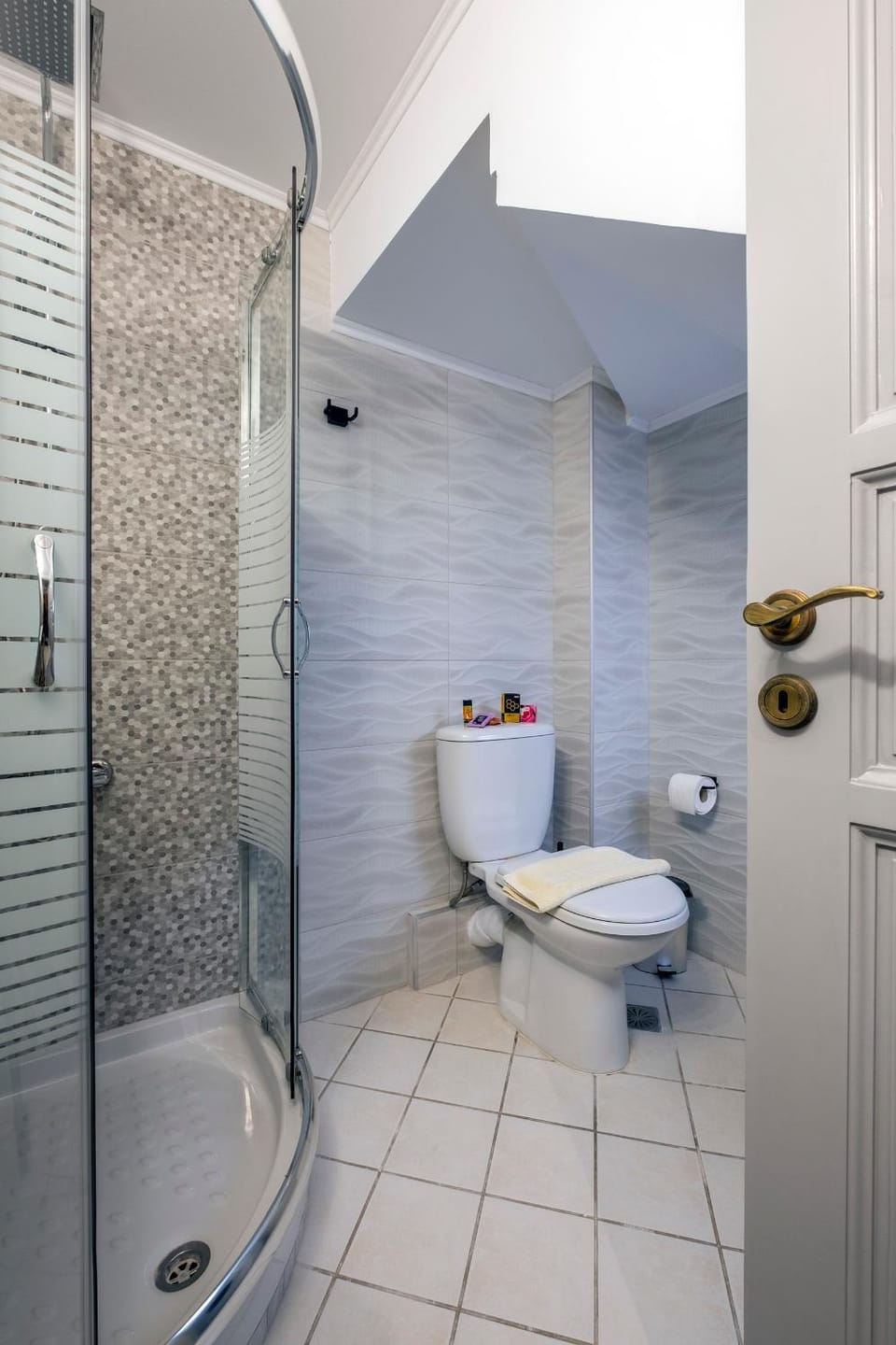 Shower, Toilet, Bathroom