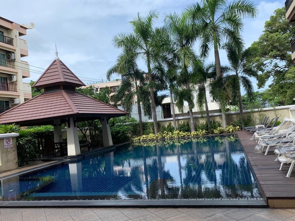 Swimming pool, Swimming pool