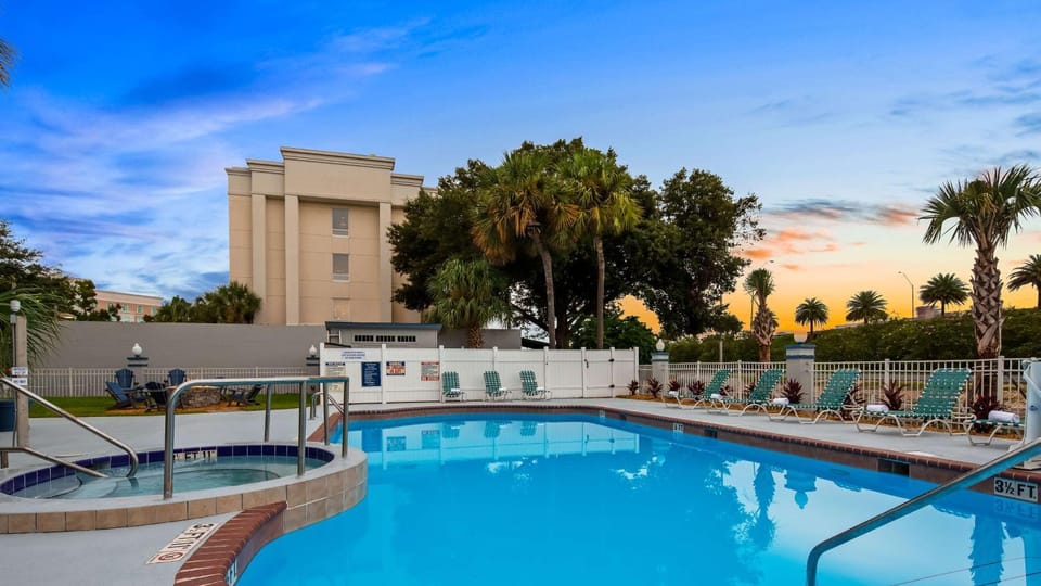 On site, Pool view, Swimming pool, Swimming pool, Time of day, Sunset