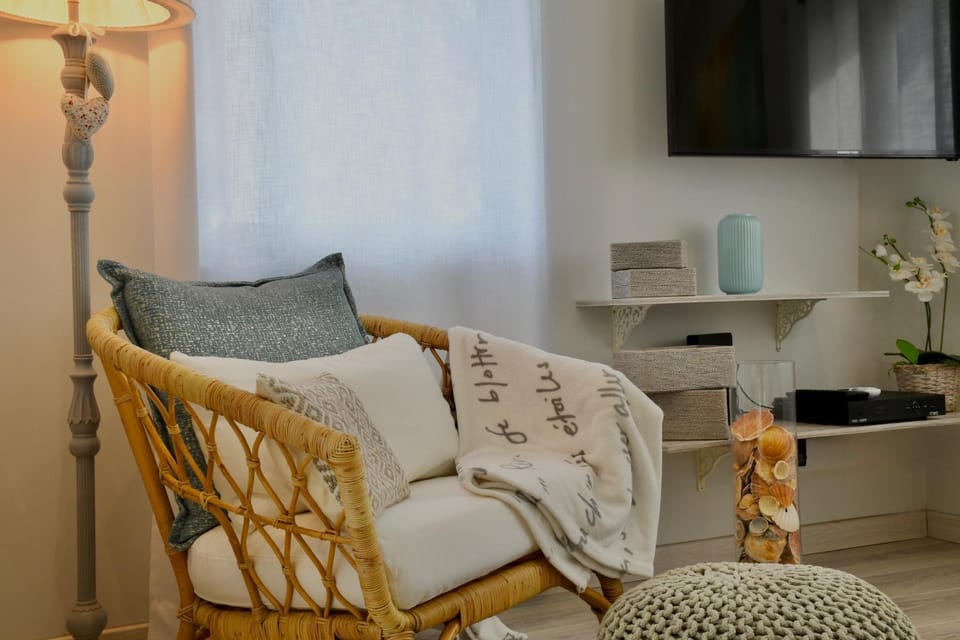 TV and multimedia, Seating area