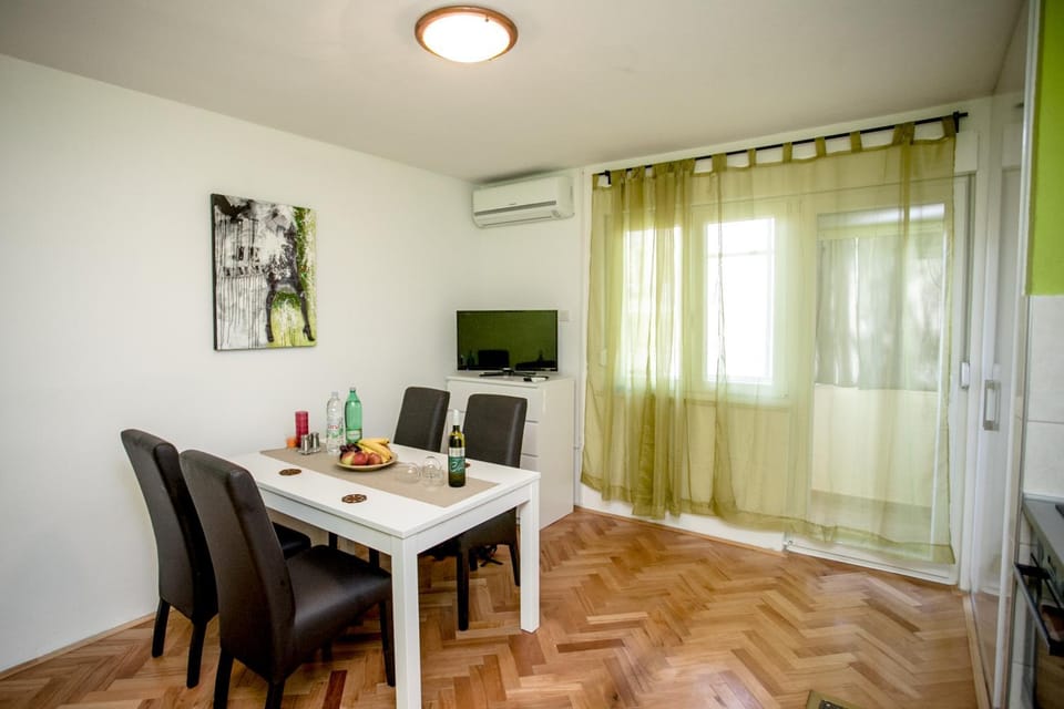 Balcony/Terrace, Kitchen or kitchenette, Living room, Dining area