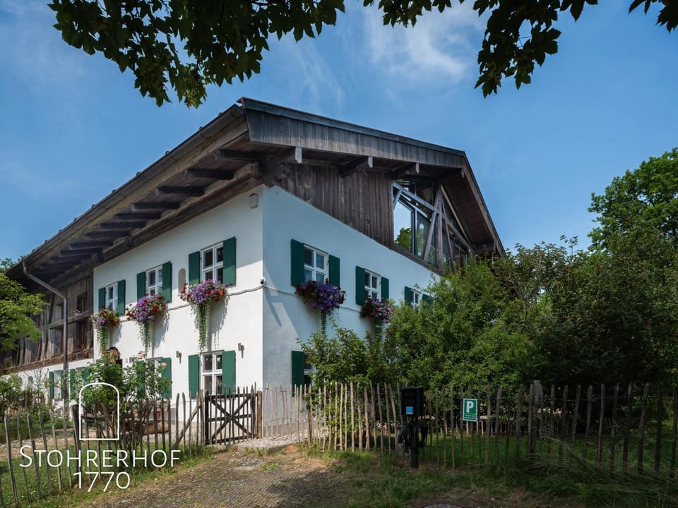 Property building, Spring, Day, Garden, Garden view