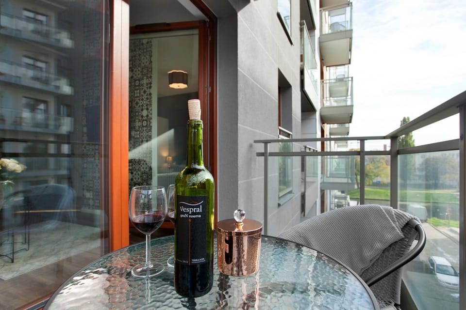 Property building, Restaurant/places to eat, Day, View (from property/room), Balcony/Terrace, Seating area