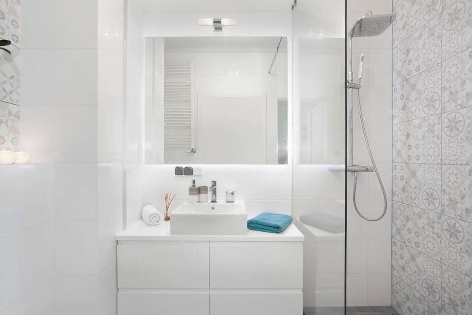 Shower, Bathroom, towels