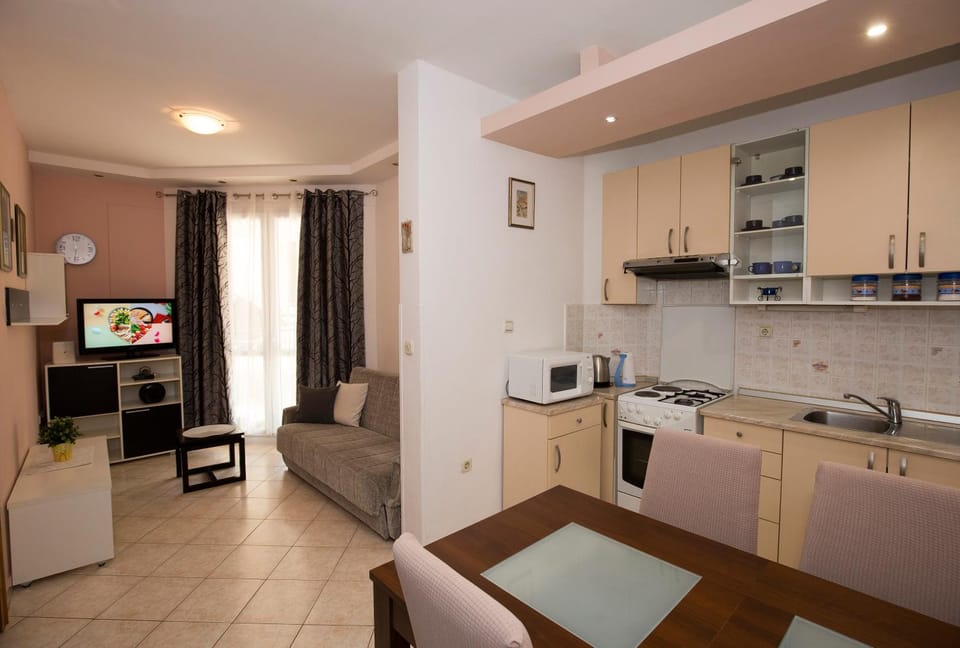 TV and multimedia, Living room, locker, kitchen