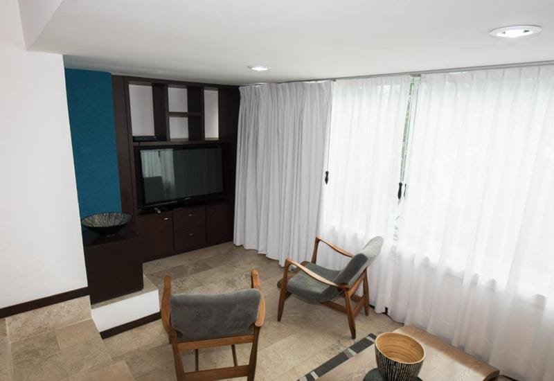 TV and multimedia, Seating area