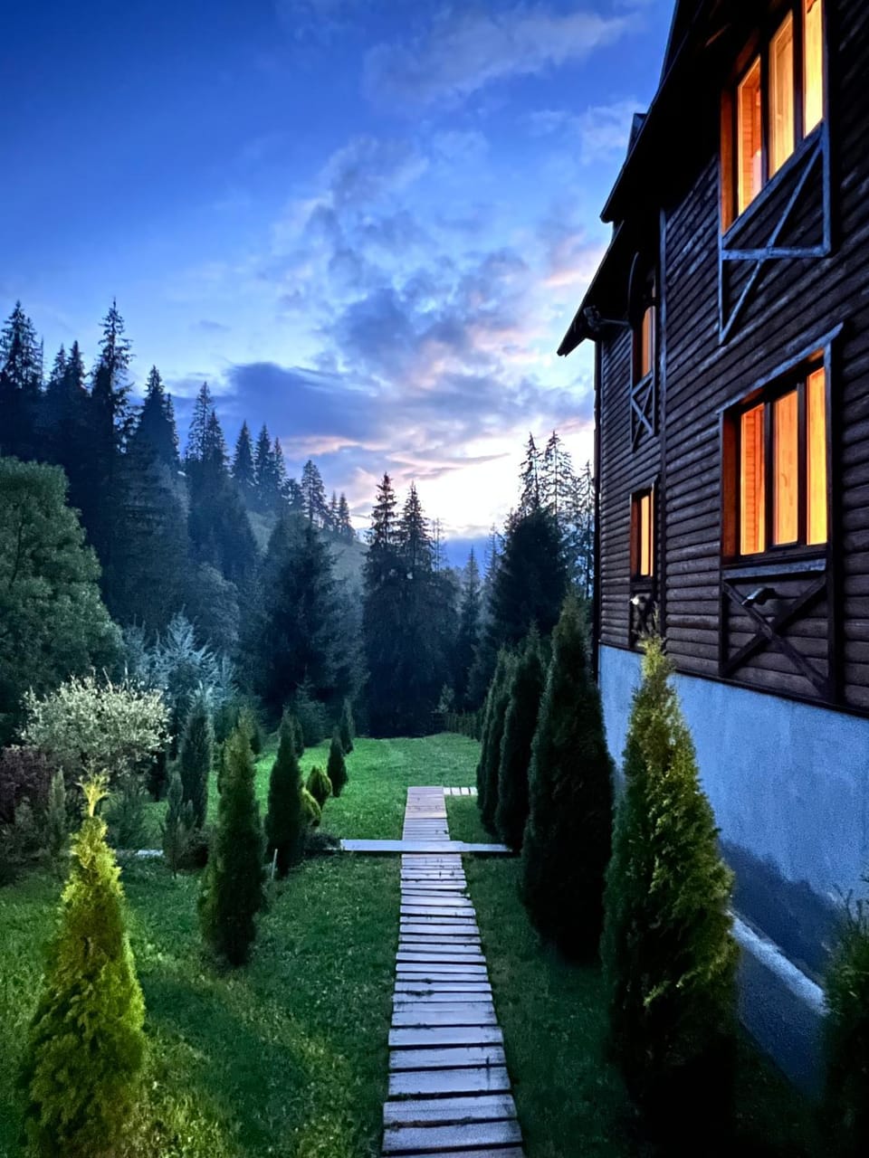 Property building, Spring, Natural landscape, Garden, Garden view