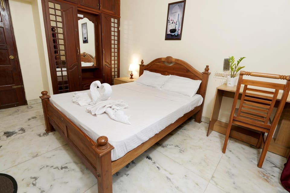 Bed, Photo of the whole room, Bedroom, towels