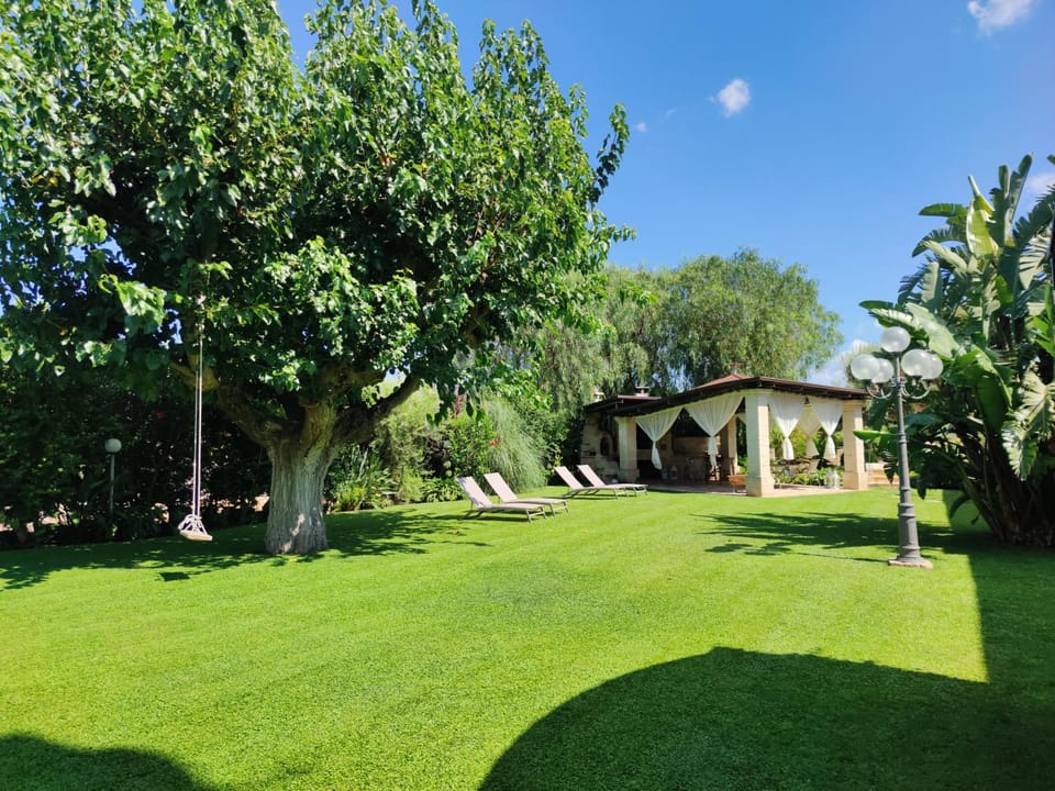 Property building, Garden