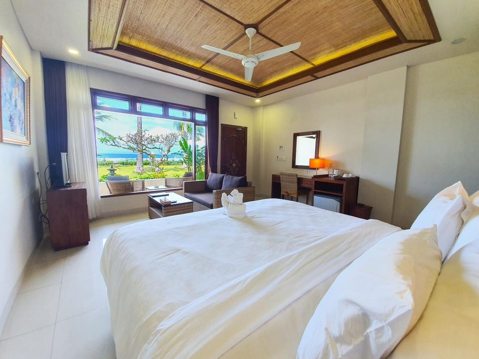 Photo of the whole room, Bedroom, Garden view, Sea view