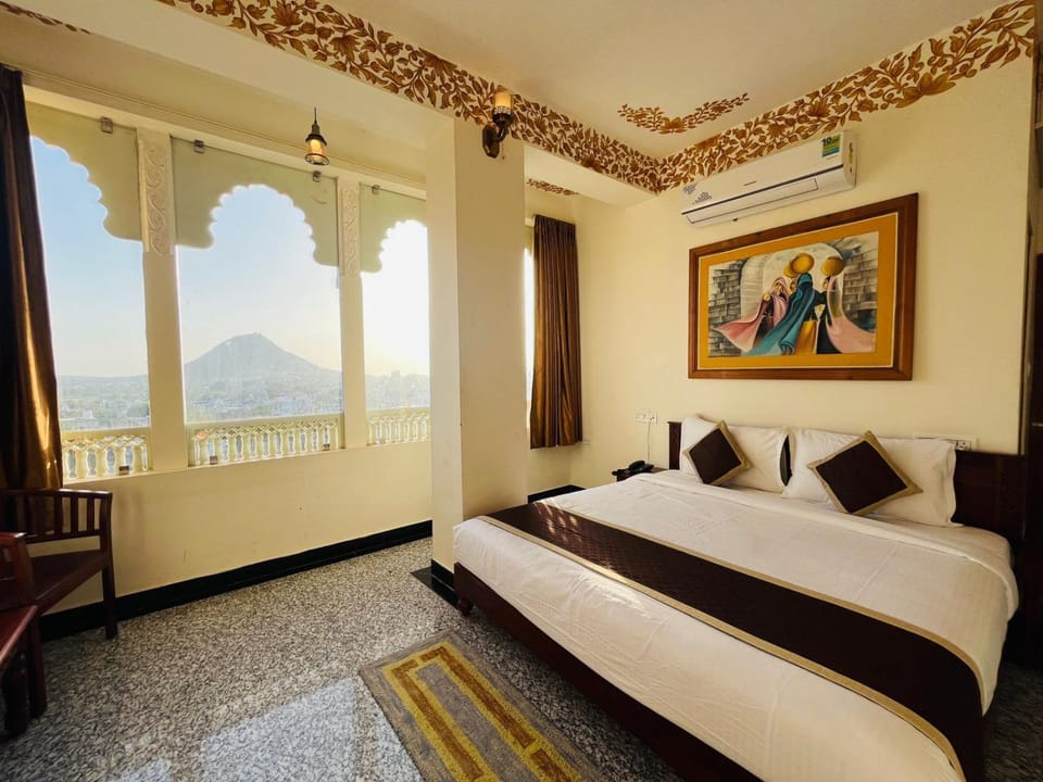 Bed, Seating area, Bedroom