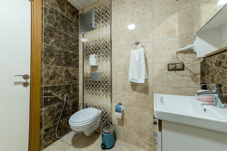 Shower, Bathroom, towels