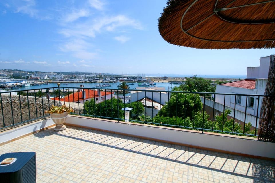 Balcony/Terrace, City view, Garden view, Landmark view, Mountain view, Sea view