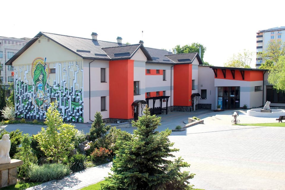 Facade/entrance