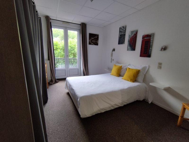 Hôtel de Londres Hotel in Auvergne-Rhône-Alpes