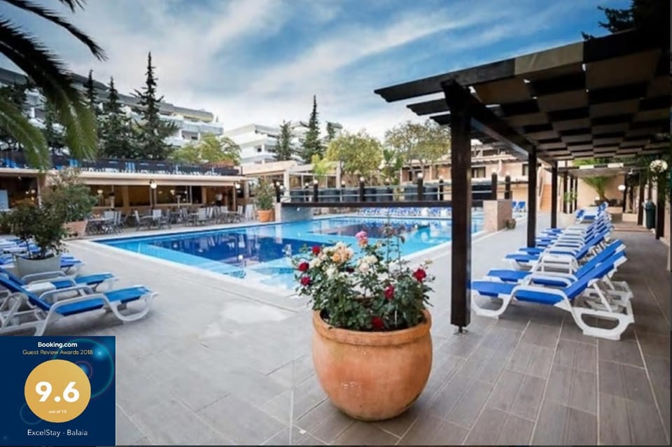 Swimming pool, Certificate/Award