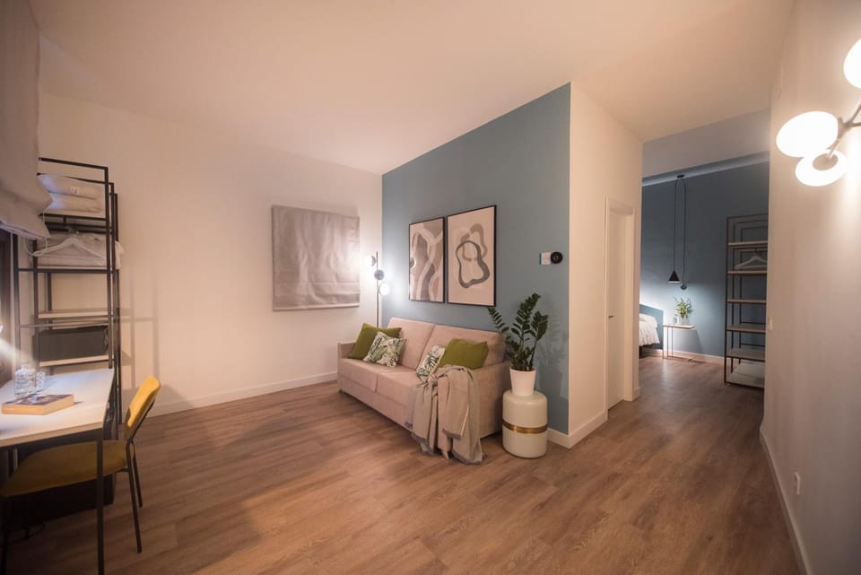 Seating area, Bedroom