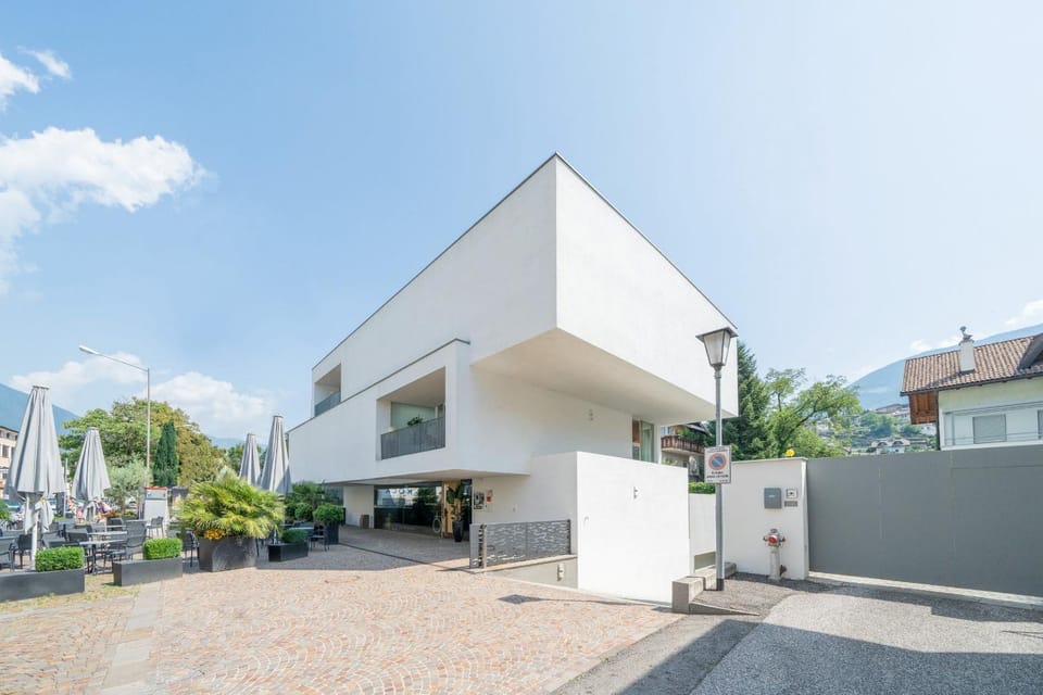 Property building, Street view