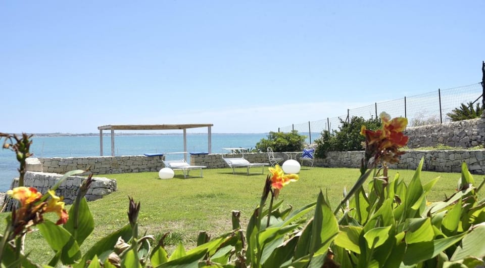 Garden, Sea view