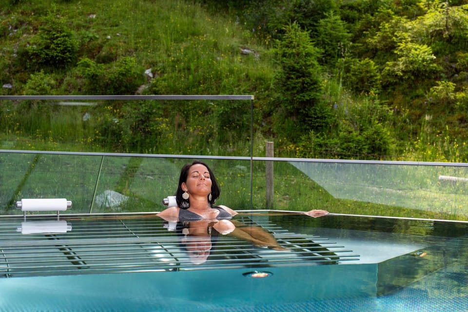 Hot Tub, Swimming pool
