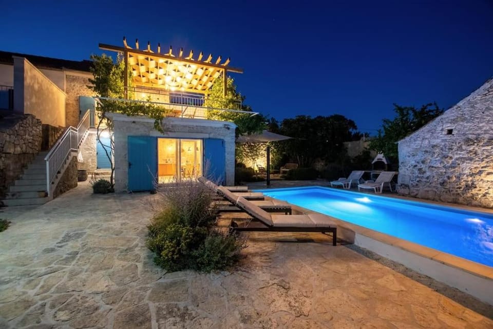Stone House Kula Milica House in Šibenik-Knin County, Croatia