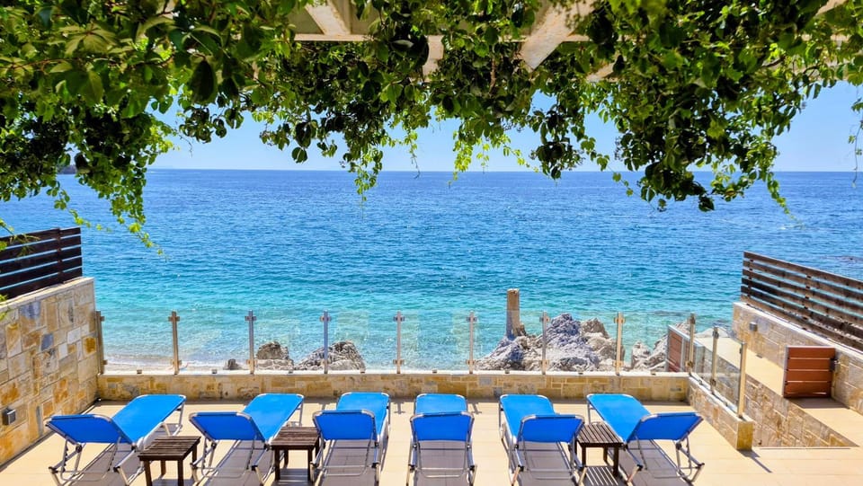 View (from property/room), Balcony/Terrace, Seating area, Sea view, sunbed
