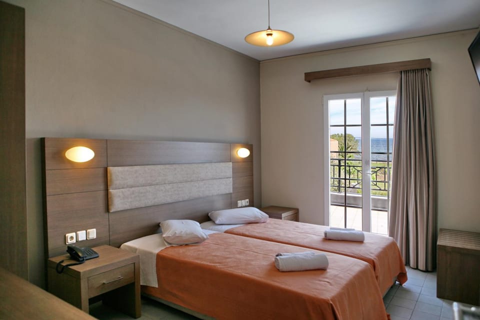 TV and multimedia, Bedroom, Garden view, Sea view, Area and facilities