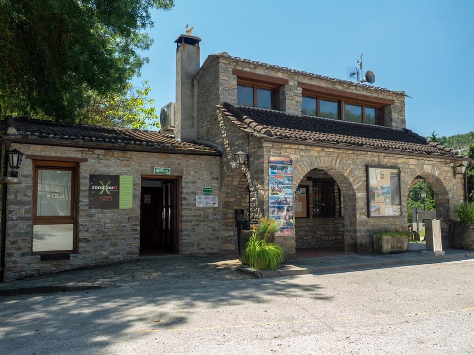 Centro de Vacaciones Morillo de Tou - Ainsa Campground/ 
RV Resort in Aragon