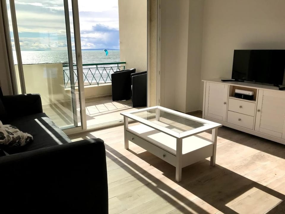 Balcony/Terrace, Living room, Sea view