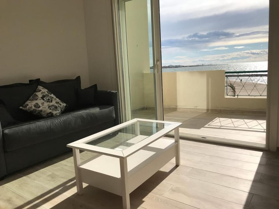 Balcony/Terrace, Living room, Seating area, Sea view