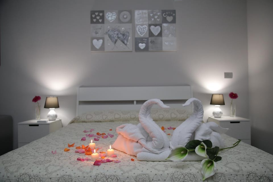 Photo of the whole room, Decorative detail