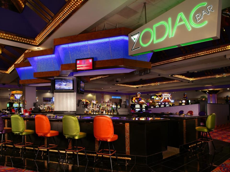 Lounge or bar, Alcoholic drinks