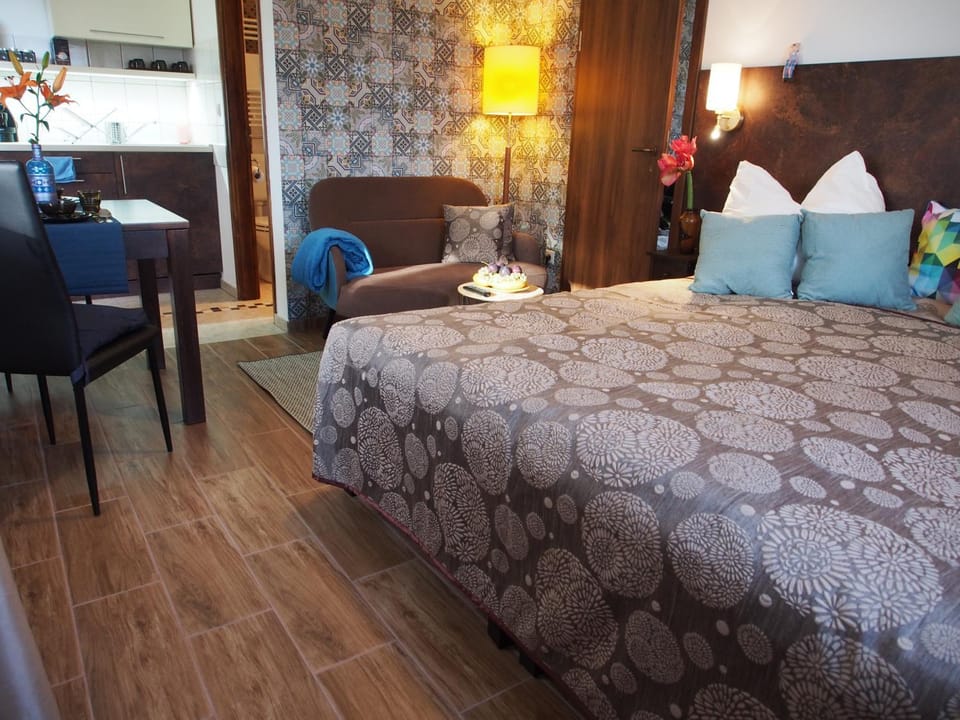 Coffee/tea facilities, Kitchen or kitchenette, Living room, Bedroom, On site