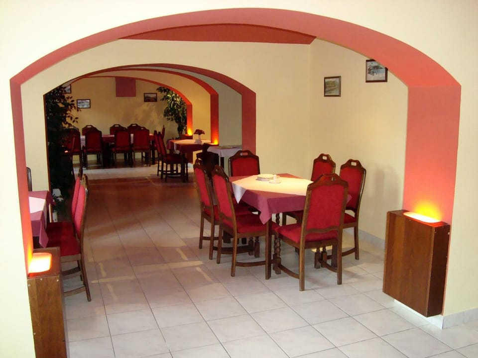 Coffee/tea facilities, Breakfast, Continental breakfast